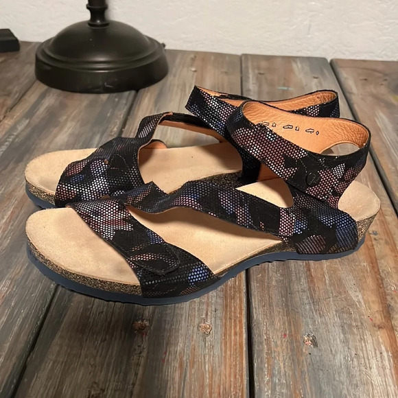 Think! DUMIA STRAP SANDAL. Size 11.5 - Picture 3 of 7